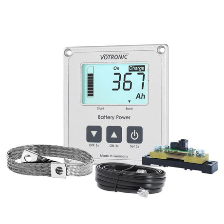 Der Votronic LCD-Batterie-Computer 400 S (MPN 1269) bietet präzise Batterieüberwachung mit einem verbesserten Smart Mess Shunt für 12V- und 24V-Batterien. Durch die genaue Messung von Batteriespannung, -strom und -kapazität liefert das Gerät detaillierte Informationen zum Batteriezustand. Die übersichtliche LCD-Anzeige ermöglicht einfache Ablesbarkeit, während der frei programmierbare Schaltausgang verschiedene Steuer- und Warnfunktionen bietet.