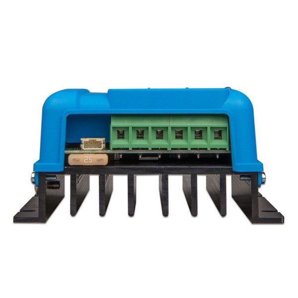 Der Victron Smartsolar 100/20-48 MPPT Solar Laderegler bietet leistungsstarke Ladefunktionen für 12V, 24V und 48V Batterien. Mit integriertem Bluetooth ermöglicht er bequemes Setup, Überwachung und Aktualisierung über Smartphones und Tablets. Der Laderegler verfügt über einen hohen Wirkungsgrad von 98%, programmierbare Batterie-Algorithmen und Lichtdimm-Funktionen.