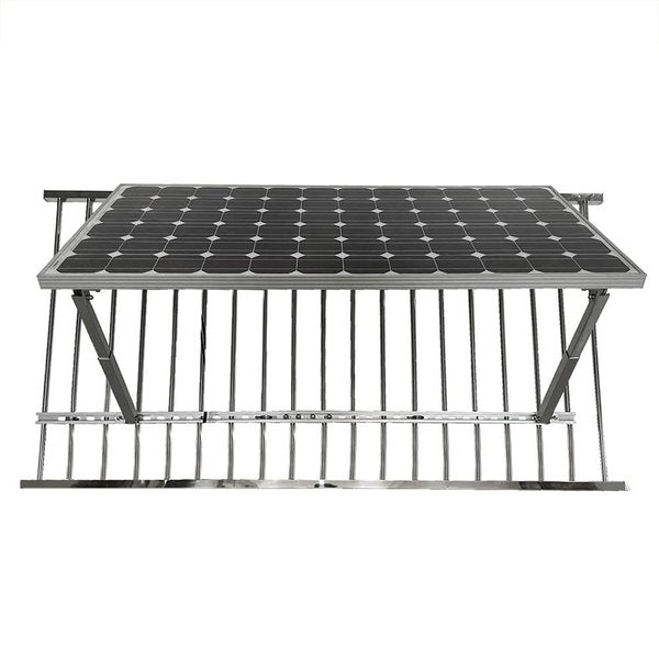 Die Balkonhalterung für Solarmodule ermöglicht eine einfache und sichere Befestigung von einem Modul mit bis zu 1,80 m Breite an einem Balkongeländer. Hergestellt aus hochwertigem, korrosionsbeständigem Edelstahl und Aluminium gewährleistet dieses Set eine langlebige Installation. Die neigungsverstellbare Solarmodulhalterung ermöglicht eine optimale Ausrichtung für einen maximalen Sonnenertrag.